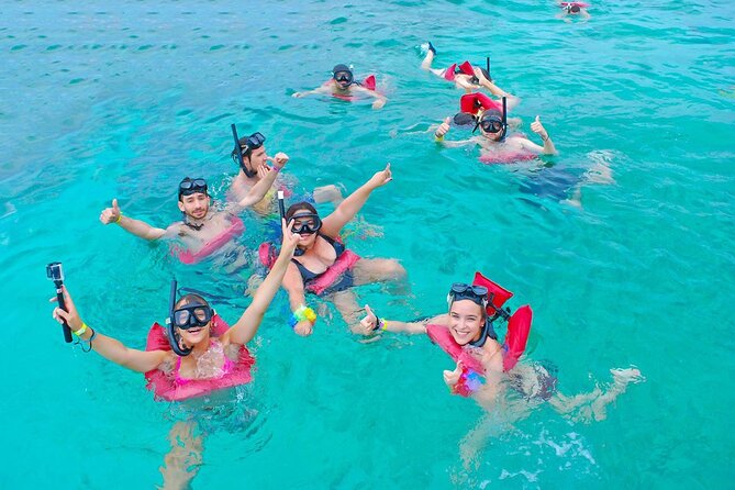 Party Boat / Catamaran Party in Punta Cana - Music, dancing, and the real mood on board