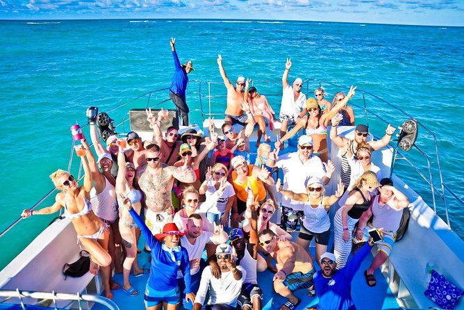 Party boat in Catamaran with Open Bar adults only - What this Punta Cana catamaran trip is really like