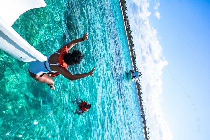 Party boat in Catamaran with Open Bar adults only - Who will enjoy this adults-only boat party