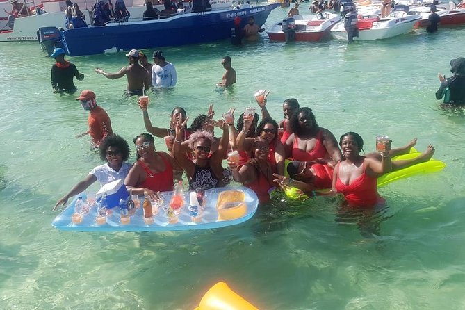 Party Boat in Punta Cana - Booze Cruse - Bávaro Beach and the first stretch of the cruise