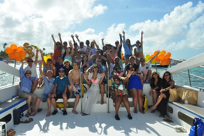Party Boat - Private groups, snorkeling - Open Bar. - The reef snorkeling stop lasts about 40 minutes