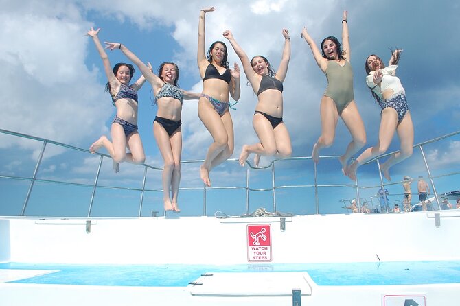 Party boat, Snorkeling, Sand-bar open bar in Bávaro Beach - The catamaran ride along Bávaro Beach