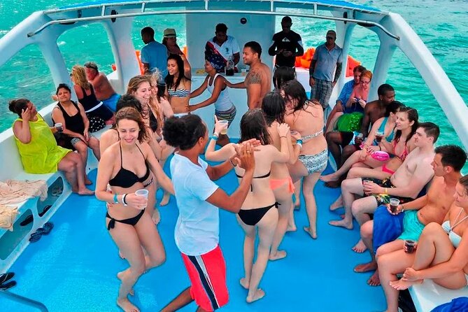Party boat, Snorkeling, Sand-bar open bar in Bávaro Beach - Snorkeling at the coral reef