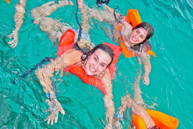 Party boat, Snorkeling, Sand-bar open bar in Bávaro Beach - Hotel pickup and the start at 1:30 pm