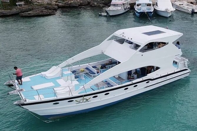 Party Booze Boat Fiesta Sand Bar-Snorkeling-Music-Drinks-Dancing - Starting at Playa Jellyfish in Bávaro