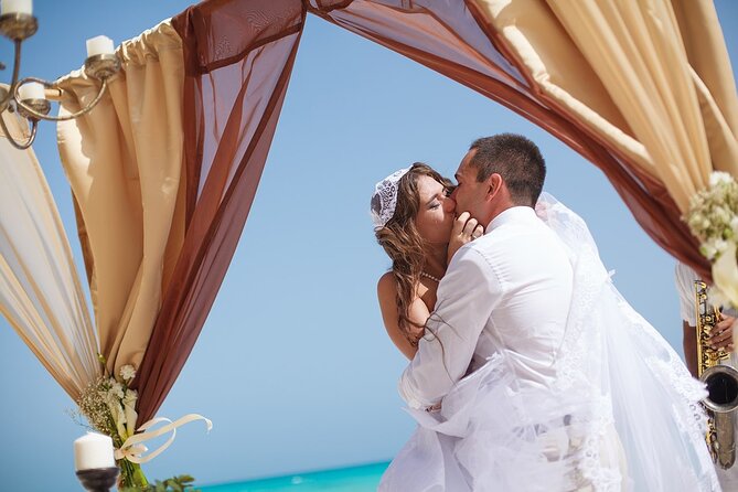 Photographer in Punta Cana, professional photo shoot - A private beach session, not a standard resort snapshot