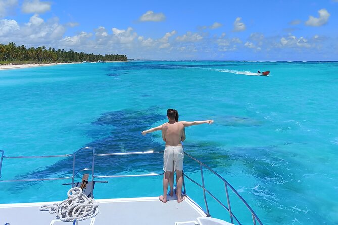 Premium Party Boat in Bávaro - Punta Cana - A party boat with a real day plan