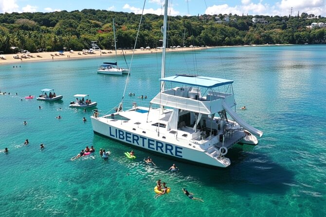 Private Boat for groups up to 15 people with jacuzzi and Lunch - Key points to know before booking