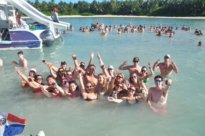 Private Catamaran Cruise with Slide & unlimited drinks - The slide, shade, music, and party mood