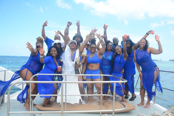 Private Catamaran with Sound system, Slide, Open bar & Snorkeling - One hour at the calm natural pool