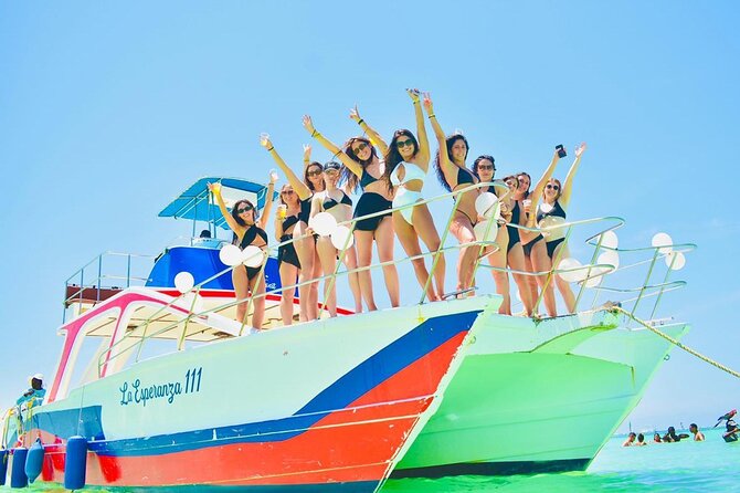 Private Catamaran wonderful Snorqueling slide & entartaiment team - Dolphin viewing from the catamaran