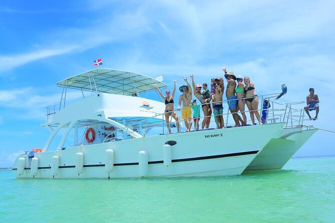Private Cruise with BBQ - Slide And Open Bar - Arriving at the port with transportation arranged