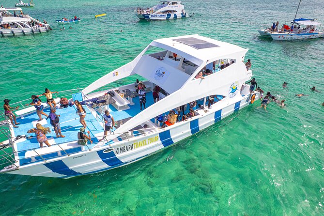 Private Family Boat at Punta Cana - The open bar and the shift into party mode