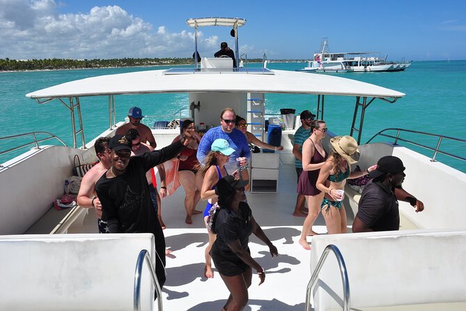 Private Family Boat at Punta Cana - How the private format affects value