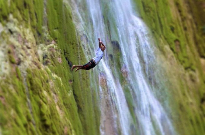 Private Hiking to Salto el Limon with a Local expert Guide from Samana - Weather, trail conditions, and the cancellation risk