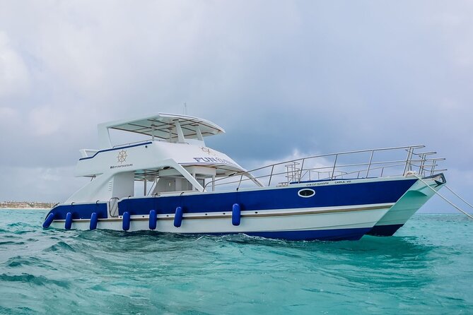 Private Luxury Charter Punta Cana Bavaro - The natural pool and floating bar finale
