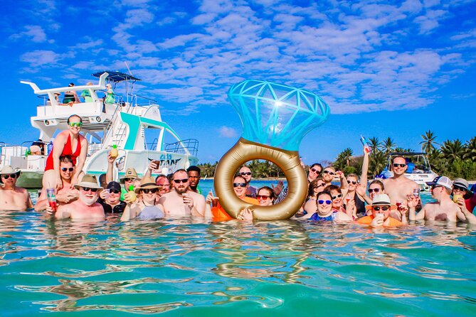 Private Luxury Party Boat with Slide - Who will get the most from this boat trip