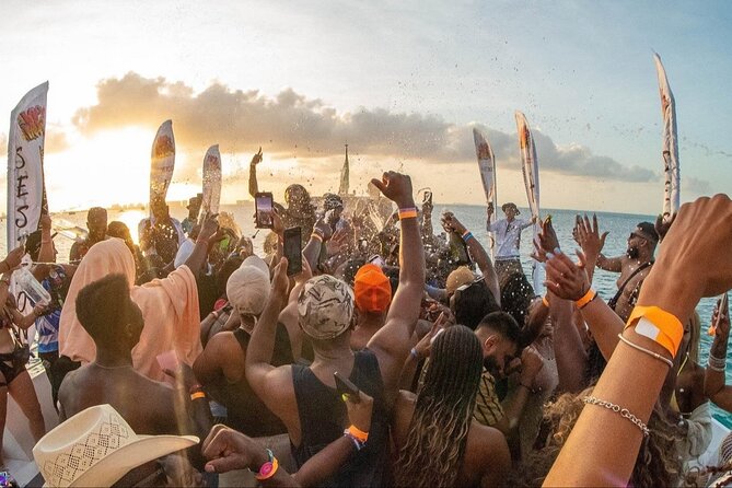Private Party Boat at Coast of Punta Cana and Bávaro - Forty minutes of snorkeling at a coral reef