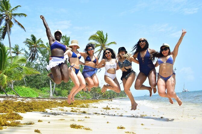Private Party boat, snorkeling, sand bar, music, drinks - What the three-hour sea portion includes