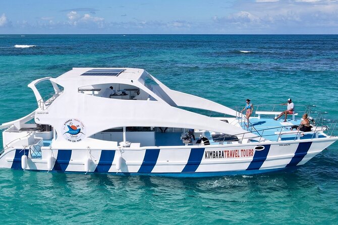 Private Party boat, snorkeling, sand bar, music, drinks - Crew service and the people who shape the day