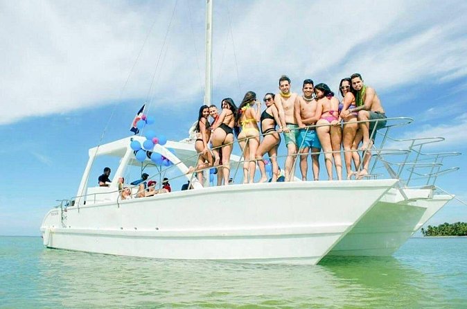 Private Party Boat Tour From Punta Cana with Drinks - The natural pool stop