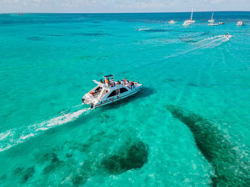 Private Party Boat Tour with Drinks and Snacks in Punta Cana - La Piscina Natural and the floating bar