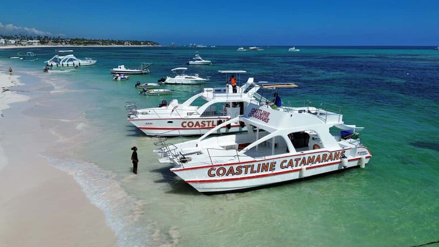 Private Party Boat Tour with Drinks and Snacks in Punta Cana - What the crew adds