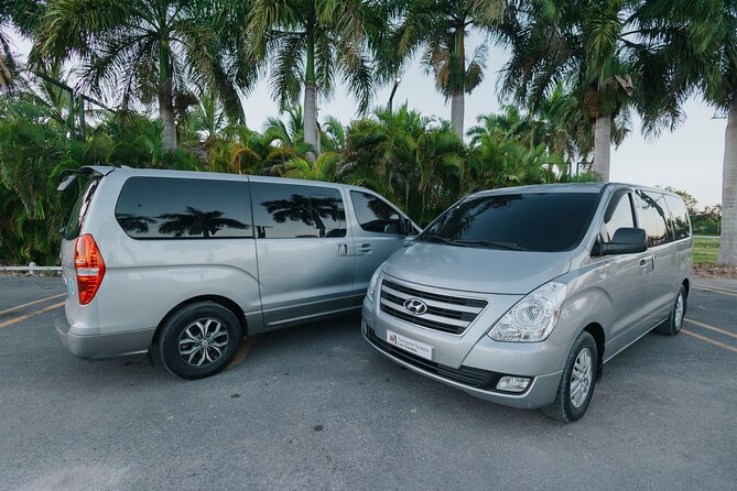Private Punta Cana Airport Transfers from/to the Hotel 1 ó 2 way - Meeting your driver inside Punta Cana Airport