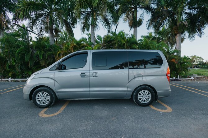 Private Punta Cana Airport Transfers from/to the Hotel 1 ó 2 way - What the private vehicle means for your group