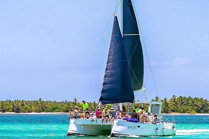 Private Sailing Catamaran - Swimming in the natural pool