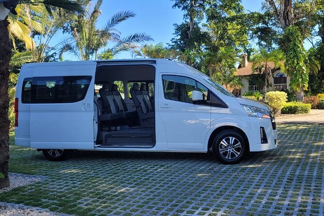 Private Transfer from and to Santiago-Cabarete-Sosua-POP - Meeting your driver at Cibao International Airport