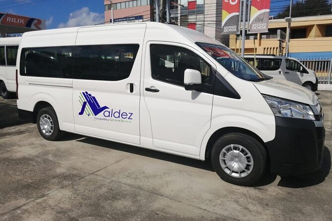 Private Transfer From or to Punta Cana Airport to hotels in Bávaro - A direct airport ride instead of a shared shuttle