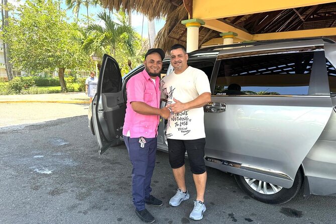 Private Transfer from Punta Cana Airport to Your Hotel - One-way or roundtrip: choose based on your plans