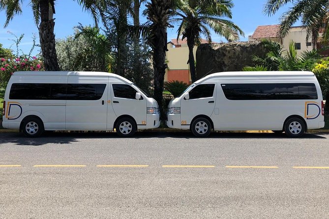 Private Transfer Punta Cana Airport and Bayahibe, La Romana - The vehicle, Wi-Fi, and water