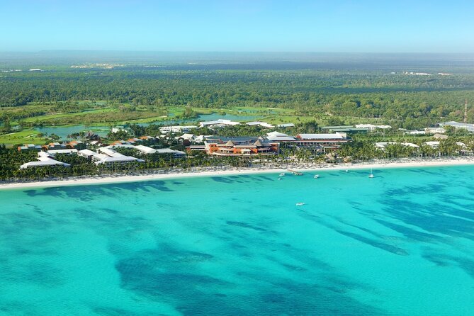 Private Transfer Punta Cana Airport to/from Barcelo Bavaro Palace - A direct 25-minute ride from PUJ