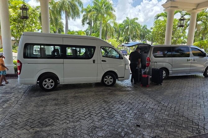 Private Transfer Punta Cana Airport to/from Bávaro hotels & zones - Price and value for two people