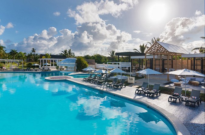Private Transfer Punta Cana Airport to/from Catalonia Royal Bavaro - What the service does well, and what it does not