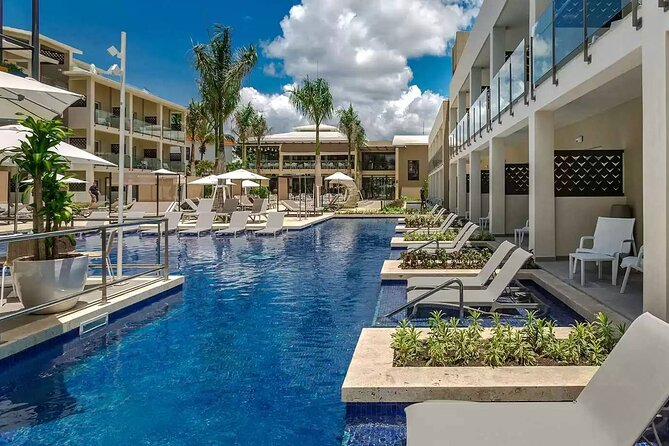 Private Transfer Punta Cana Airport to/from Catalonia Royal La Romana - What the private format means for your group