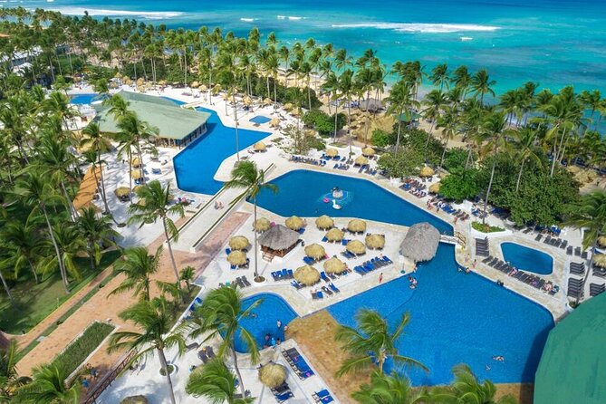 Private Transfer Punta Cana Airport to/from Grand Sirenis Punta Cana - Meeting your driver after landing