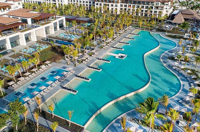 Private Transfer Punta Cana Airport to/from Lopesan Costa Bavaro - Who will get the most from this transfer