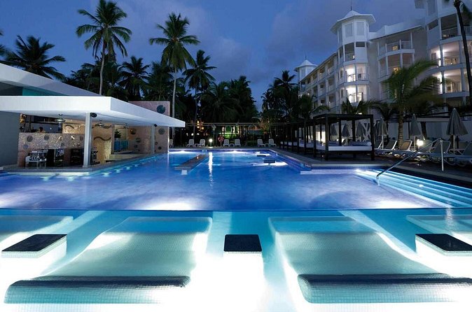Private Transfer Punta Cana Airport to/from Riu Palace Macao - Why the $40 group price can be good value