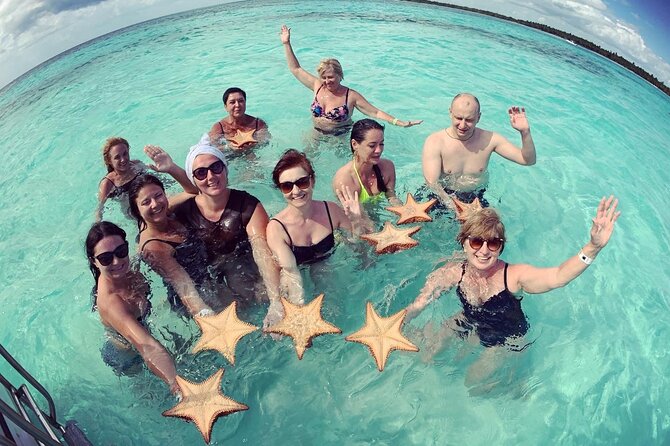 PRIVATE VIP tour Saona Island with Snorkeling, Starfish, Turtles - The natural pool and its starfish