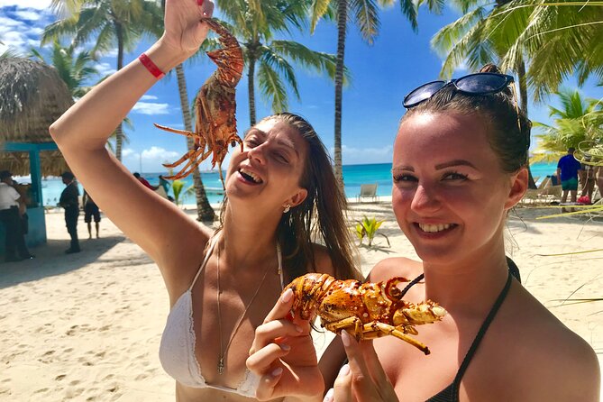 PRIVATE VIP tour Saona Island with Snorkeling, Starfish, Turtles - How private changes the day