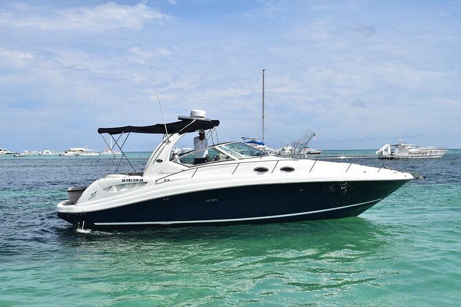 Private Yacht for Excursions in Punta Cana, Snorkeling and Booze - What the crew adds to the experience