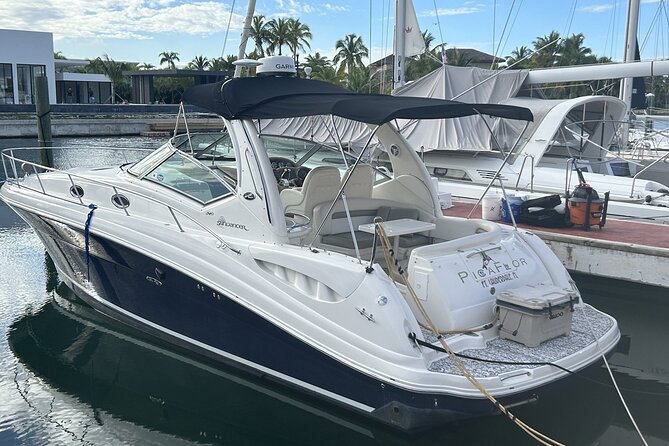 Private Yacht in Punta Cana, Unlimited Drinks and HipHop Music - Meeting the captain at Soles Beach Club