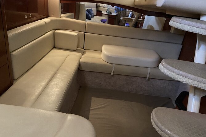 Private Yacht in Punta Cana, Unlimited Drinks and HipHop Music - Who will enjoy Picaflor most?