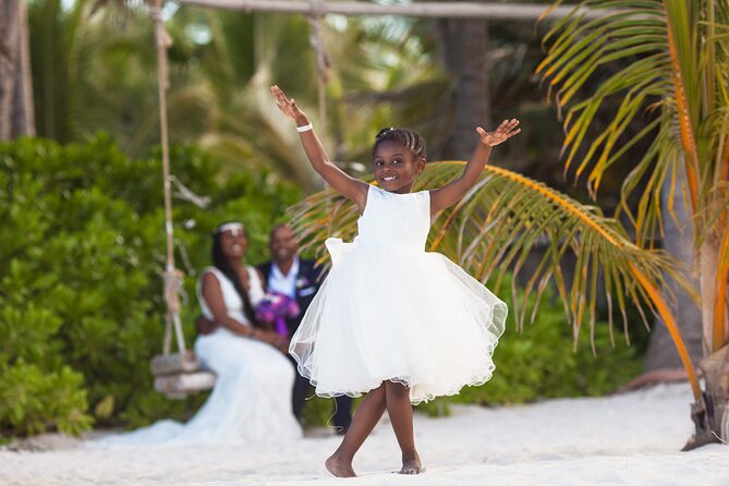 Professional photoshoot in Punta Cana and DR - Book now! - Picking clothes that work with sea, sun, and wind