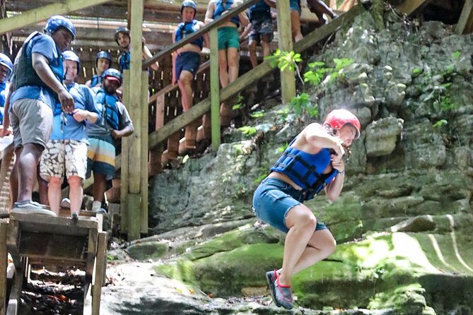 Puerto Plata: Adventure in the 27 Waterfalls and Safari by Jeep - Lunch and the Dominican flavor of the day