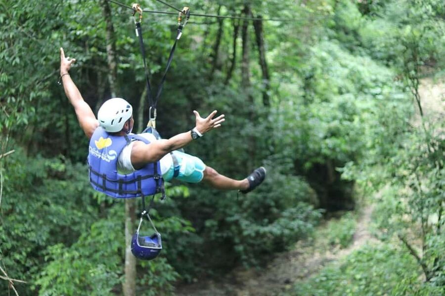 Puerto Plata/Amber Cove: Zipline and Waterfalls with Lunch - Key points at a glance