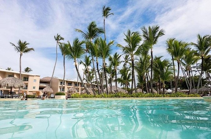 (PUJ) Punta Cana Airport Private Transfers to Hotels - What the five-person limit means for families and groups
